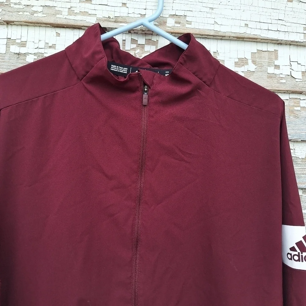🌟 Adidas Pullover jacket size medium